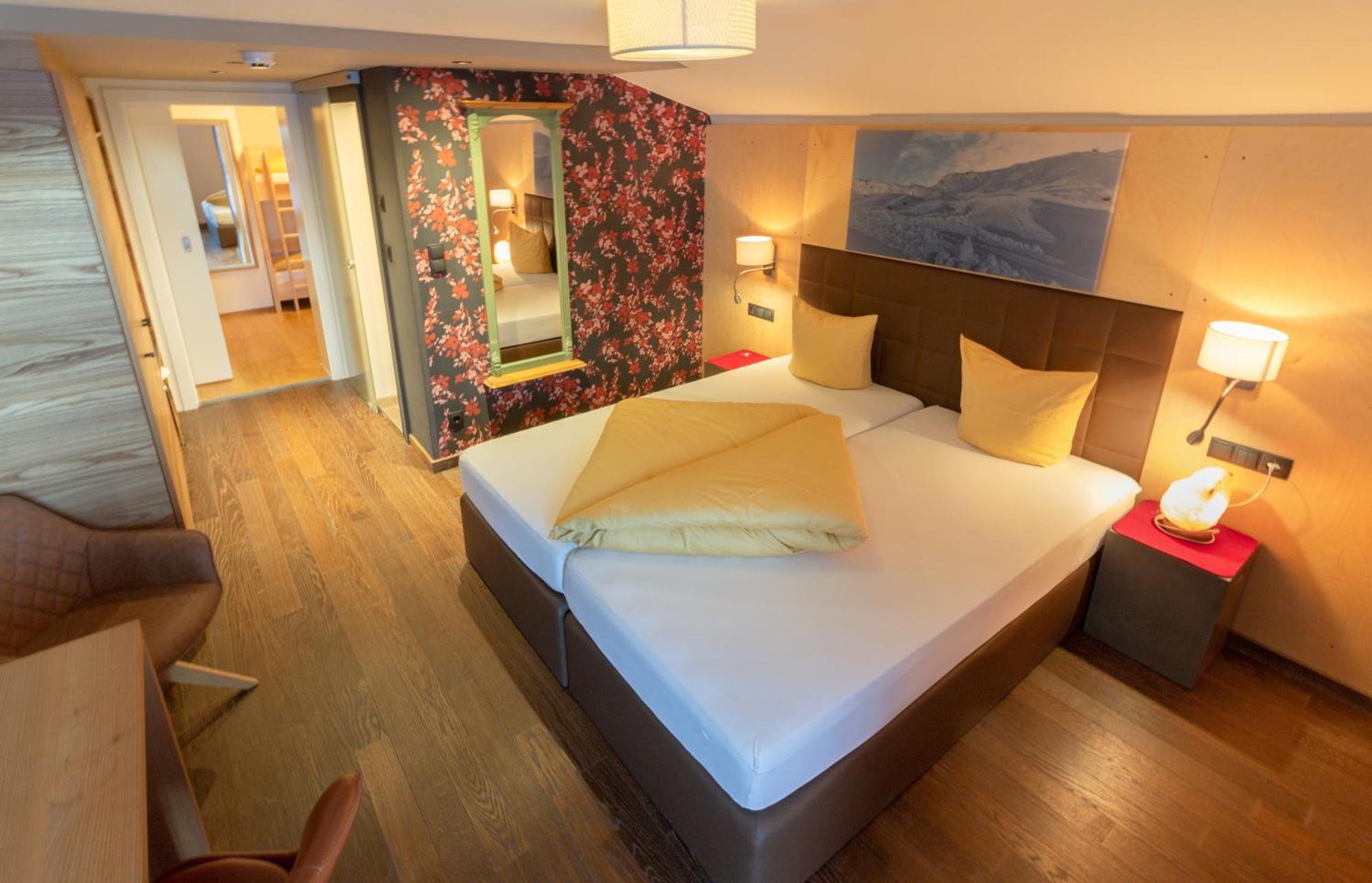 Wohlfuehlhotel Hubertushof Stuben am Arlberg Extérieur photo