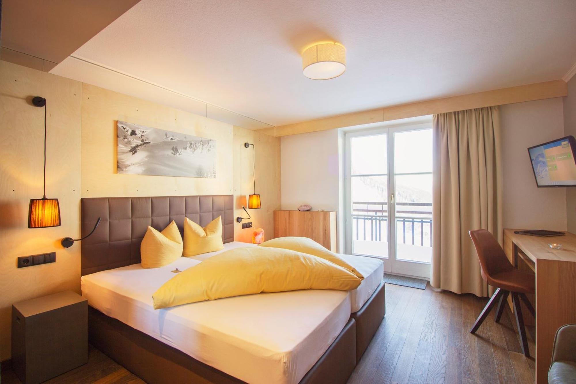 Wohlfuehlhotel Hubertushof Stuben am Arlberg Extérieur photo