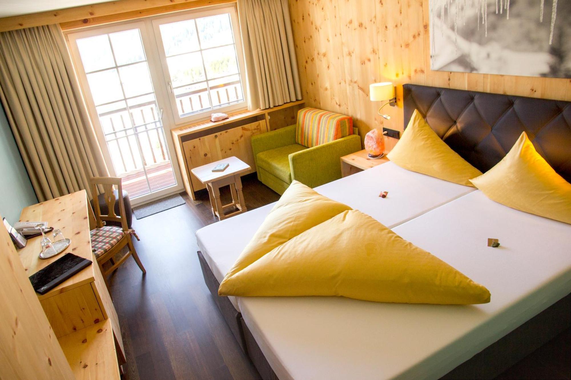 Wohlfuehlhotel Hubertushof Stuben am Arlberg Extérieur photo
