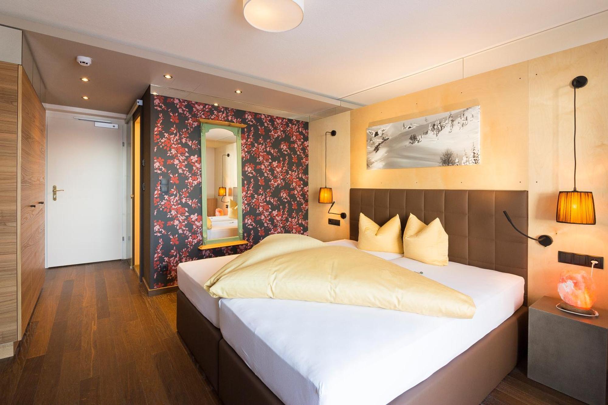 Wohlfuehlhotel Hubertushof Stuben am Arlberg Extérieur photo