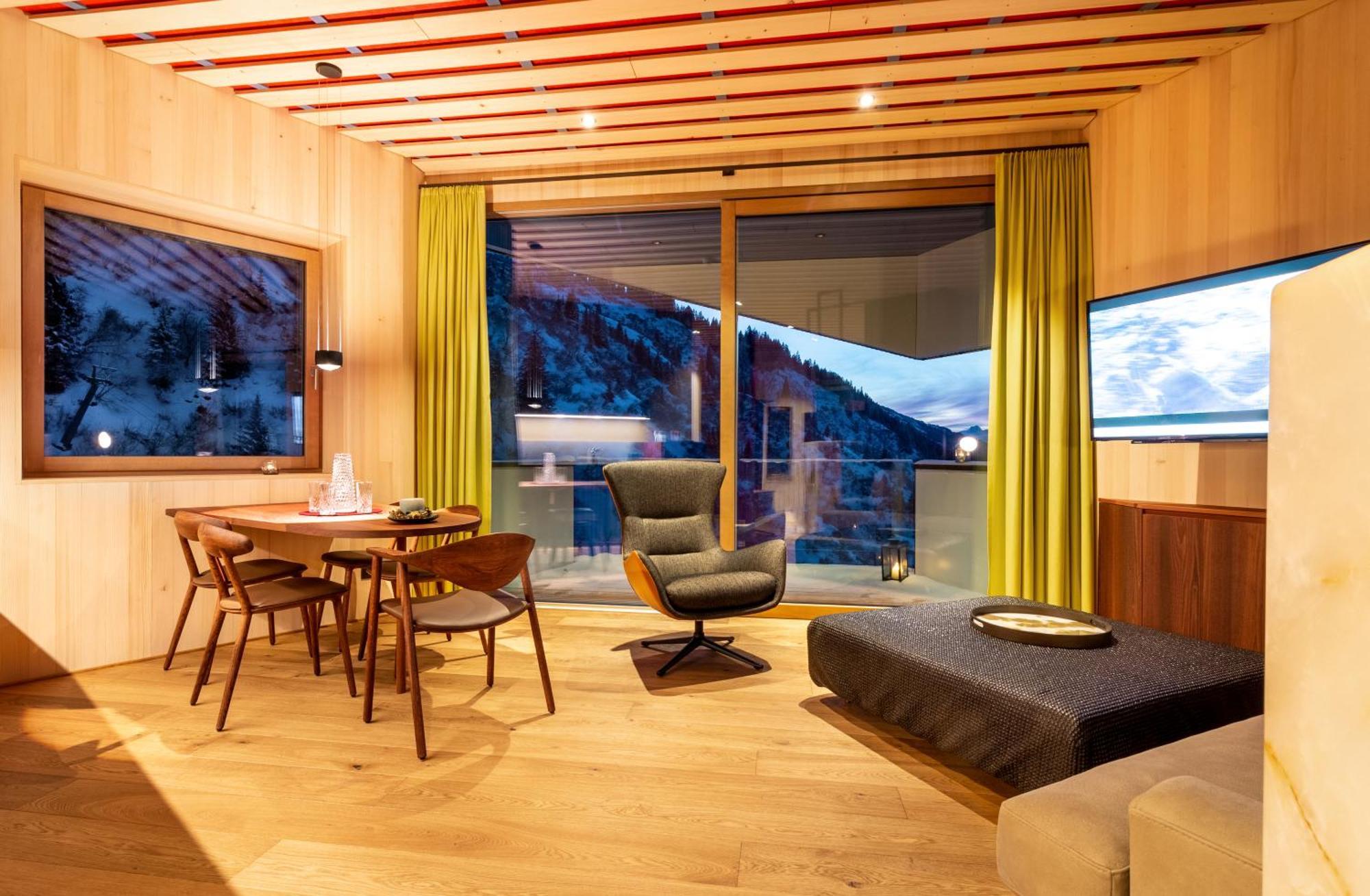 Wohlfuehlhotel Hubertushof Stuben am Arlberg Extérieur photo