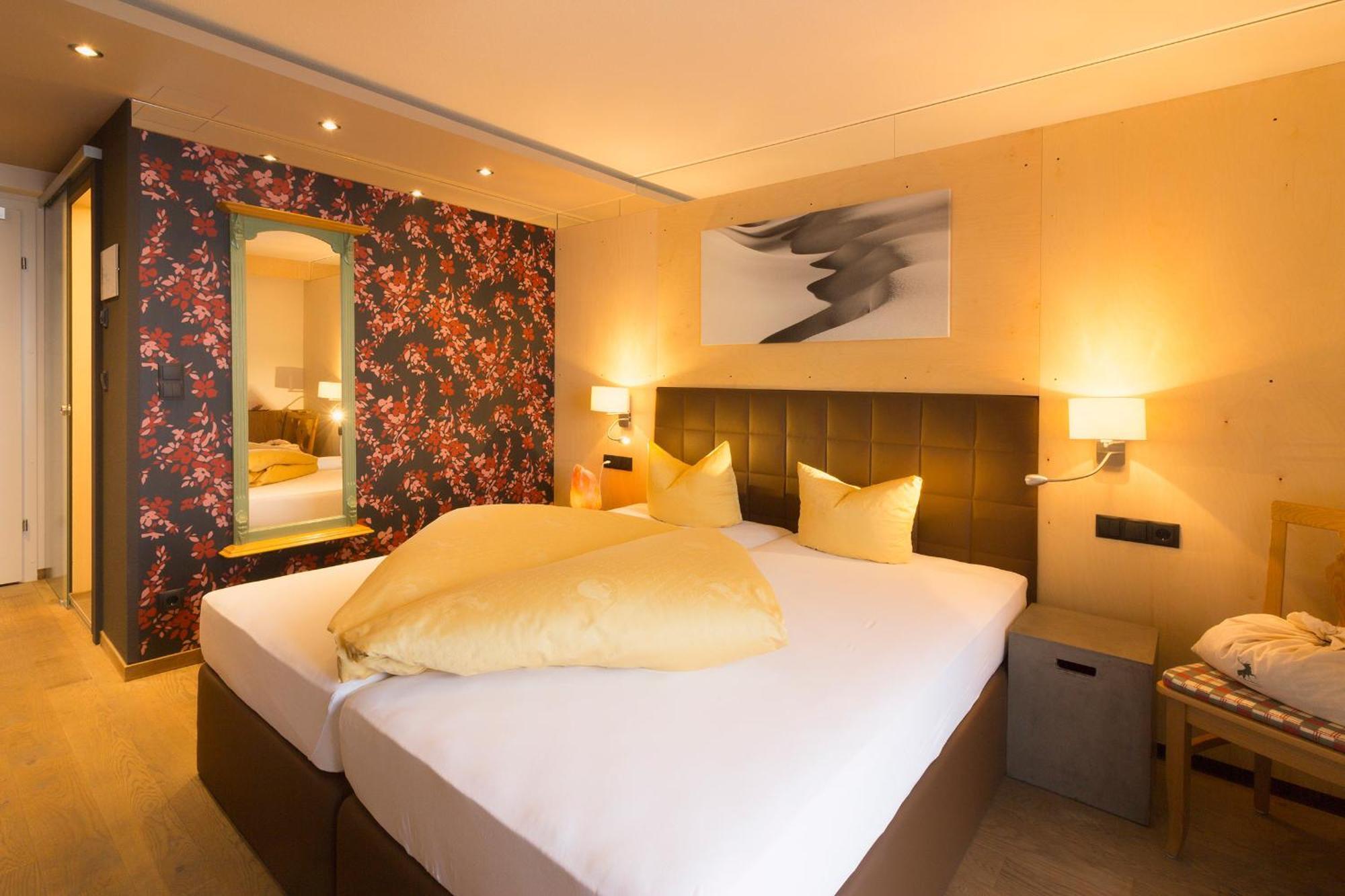 Wohlfuehlhotel Hubertushof Stuben am Arlberg Extérieur photo